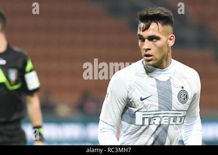 Foto Claudio Grassi/LaPresse 13 Maggio 2005 2019 Milano, Italia sport calcio Inter vs Benevento - Coppa Italia 2018/2019 Ottavi di Finale - Stadio Giuseppe Meazza. Nella Foto: Lautaro Martinez (Nr. 10 Inter) Foto Claudio Grassi/LaPresse Januar 13, 2019 Mailand, Italien Sport Fussball FC Internazionale Mailand Benevento Calcio - Italienische Fußball-Cup Coppa Italia 2018/2019 Runde 16 - Giuseppe Meazza Stadion vs. In der Pic: Lautaro Martinez (Nr. 10 Inter) Stockfoto
