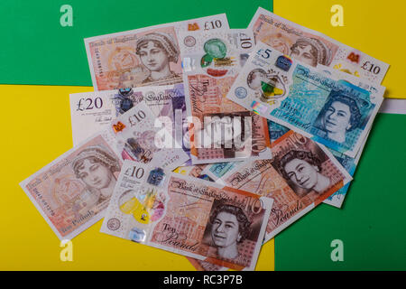 Dezember 17, 2018 - das Pfund Sterling, deren Symbol ist Â £, ist die offizielle Währung des Vereinigten Königreichs, und ist der dritte am meisten gehandelte Währung auf dem Devisenmarkt nach dem US-Dollar und dem Euro. Ein Pfund Sterling ist von 100 Pence Kredit: Shane Wsilly/IMAGESLIVE/ZUMA Draht/Alamy leben Nachrichten Stockfoto