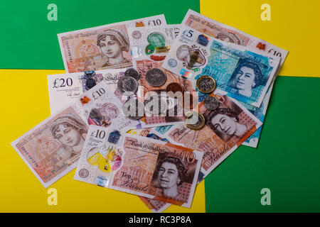 Dezember 17, 2018 - das Pfund Sterling, deren Symbol ist Â £, ist die offizielle Währung des Vereinigten Königreichs, und ist der dritte am meisten gehandelte Währung auf dem Devisenmarkt nach dem US-Dollar und dem Euro. Ein Pfund Sterling ist von 100 Pence Kredit: Shane Wsilly/IMAGESLIVE/ZUMA Draht/Alamy leben Nachrichten Stockfoto