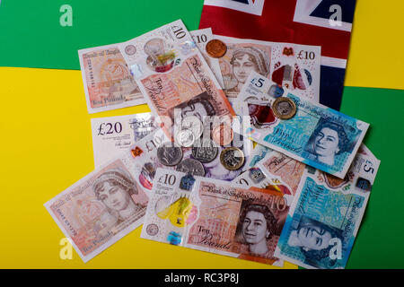 Dezember 17, 2018 - das Pfund Sterling, deren Symbol ist Â £, ist die offizielle Währung des Vereinigten Königreichs, und ist der dritte am meisten gehandelte Währung auf dem Devisenmarkt nach dem US-Dollar und dem Euro. Ein Pfund Sterling ist von 100 Pence Kredit: Shane Wsilly/IMAGESLIVE/ZUMA Draht/Alamy leben Nachrichten Stockfoto