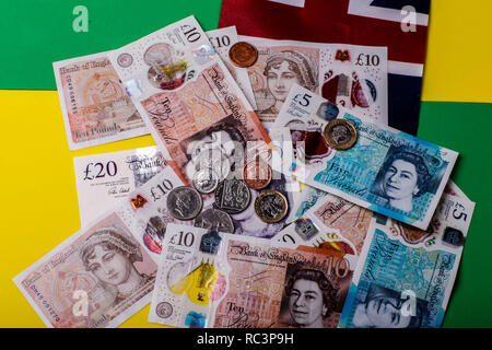Dezember 17, 2018 - das Pfund Sterling, deren Symbol ist Â £, ist die offizielle Währung des Vereinigten Königreichs, und ist der dritte am meisten gehandelte Währung auf dem Devisenmarkt nach dem US-Dollar und dem Euro. Ein Pfund Sterling ist von 100 Pence Kredit: Shane Wsilly/IMAGESLIVE/ZUMA Draht/Alamy leben Nachrichten Stockfoto
