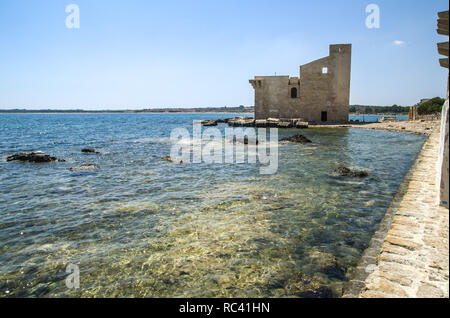 Alte verlassene Tonnara (Thunfisch Factory) im Naturschutzgebiet von Vendicari, in der Nähe von Noto und Marzamemi, Provinz von Syrakus, Sizilien, Italien Stockfoto