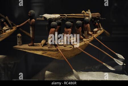 Ägyptische Kunst Boot. Aus dem Grab des Wadjet-hotep an Sedment. Holz. 7. bis 11. Dynastie. c. 2150-2050 v. Chr. Ny Carlsberg Glyptotek. Kopenhagen. Dänemark. Stockfoto