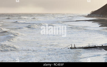 Cromer Beach im Winter bei Flut in Norfolk England England Stockfoto