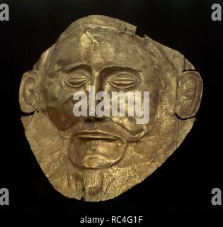 MASCARA FUNERARIA DE ORO DE AGAMENON - 1550 AC - 26,5 x 26. Lage: MUSEO ARQUEOLOGICO - ORFEBRERIA. Athen. Griechenland. Stockfoto