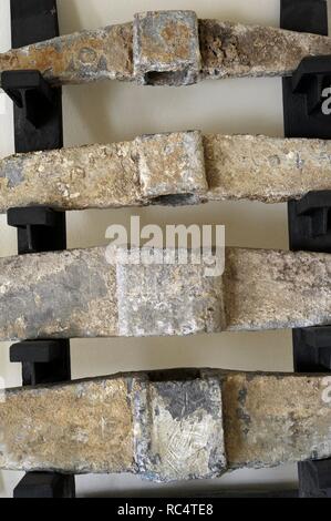 Römische Blei Anker aus verschiedenen Orten. Unter Wasser gefunden Sie, Torredembarra, Els Karbunkel. Spanien. Nationales Archäologisches Museum. Tarragona. Katalonien, Spanien. Stockfoto