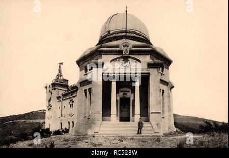 Barcelona. Bau der Fabra Sternwarte auf dem Berg Tibidabo. Postkarte, Foto Roisin. 1920er-Jahre. Stockfoto