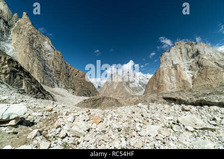 Karakorum-gebirge Peaks von Baltoro Gletscher. Stockfoto