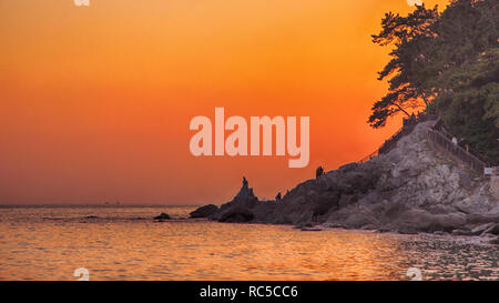 Sonnenuntergang im Winter Haeundae Beach, Busan, Südkorea, Asien Stockfoto