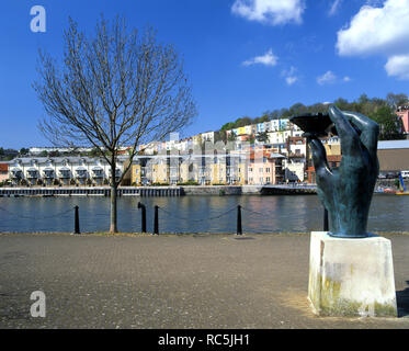 Hand der Flussgott von Vincent Woropay, Baltische Wharf, Floating Harbour, Bristol, England. Stockfoto