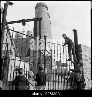 Westwood Mühlen, Lichfield Street, Hanley, Stoke-on-Trent, Staffordshire, 1965-1968. Schöpfer: Eileen Deste. Stockfoto