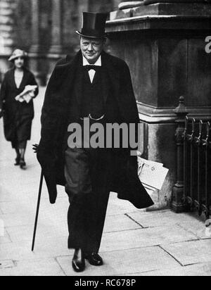 Winston Churchill, 10 Downing Street, nachdem einer der irischen Vertrag Konferenzen. 26. Mai 1922 Stockfoto