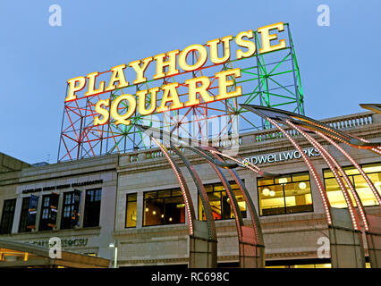 Die Cleveland Playhouse Square iconic Beschilderung in der Innenstadt von Cleveland, Ohio, USA Theater Viertel. Stockfoto