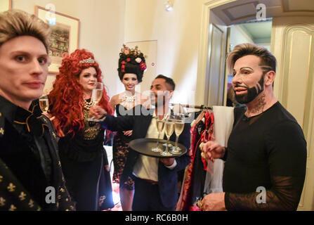 Berlin, Deutschland. 13 Jan, 2019. Harald Glööckler backstage bei seinem Couture Show 'unbereinigte Royal', wo seine Kreationen im Ermelerhaus angezeigt werden. Foto: Jens Kalaene/dpa-Zentralbild/dpa/Alamy leben Nachrichten Stockfoto