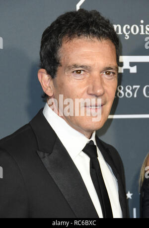 Santa Monica, CA, USA. Januar 2019. 13. Januar 2019 – Santa Monica, Kalifornien – Antonio Banderas. Der 24. Annual Critics' Choice Award fand im Barker Hangar statt. Foto: Birdie Thompson/AdMedia Stockfoto