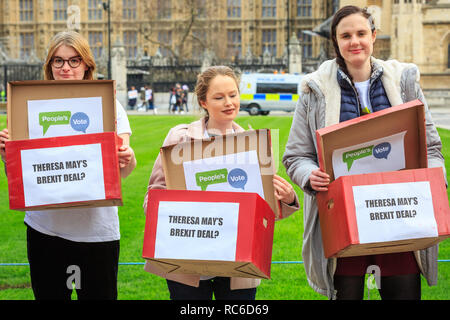 Westminster, London, UK, 14. Jan 2019. Abstimmung der Gruppe haben inszenierten einen Protest in Parliament Square, Westminster, anspruchsvolle ist eine abschließende Einigung Abstimmung auf Theresa's Können, mit roten Urnen. Das Abkommen ist am Morgen im Parlament gewählt zu werden. Credit: Imageplotter Nachrichten und Sport/Alamy leben Nachrichten Stockfoto