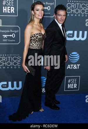 Santa Monica, Vereinigte Staaten. 13 Jan, 2019. Nicole Kimpel und Freund/Schauspieler Antonio Banderas ankommen am 24. jährlichen Critics' Choice Awards im Barker Hangar am 13 Januar, 2019 in Santa Monica, Los Angeles, Kalifornien, USA. (Foto von Xavier Collin/Image Press Agency) Quelle: Bild Presse Agentur/Alamy leben Nachrichten Stockfoto