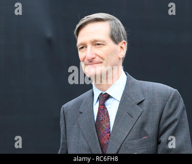 Westminster, London, Großbritannien. 14 Jan, 2019. Dominic Grieve, QC, Konservative Partei MP für Beaconsfield, auf College Green, Westminster. Änderungsanträge betrüben vorgeschlagen, bei der die Ziele größtmögliche Kontrolle der vorgeschlagenen Vereinbarung der Regierung, die EU zu verlassen wurden vor kurzem im Parlament gestimmt, eine Niederlage zuzufügen, auf Regierung in mehreren Punkten. Credit: Imageplotter Nachrichten und Sport/Alamy leben Nachrichten Stockfoto