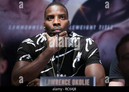 London, Großbritannien. 14. Januar, 2019. Cruiserweight Lawrence Okolie, der Die WBA Continental Cruiserweight Titel seit Februar 2018 gehalten hat, spricht auf der Pressekonferenz für einen matchroom Boxing Karte am 02. Am 2. Februar, wo er sich auf einer Rechnung unter der Leitung von einem Europäischen Super-Welterweight Meisterschaft Wettbewerb zwischen Sergio Garcia und Ted Cheeseman, kämpfen. Credit: Mark Kerrison/Alamy leben Nachrichten Stockfoto