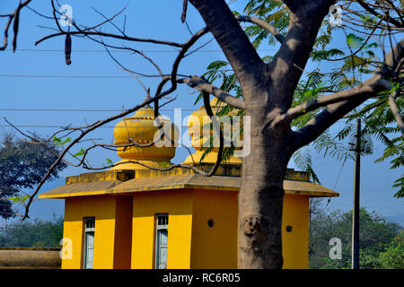 Kleine Tempel in der Nähe von Someshwar Tempel, in der Nähe von Mahuli Sangam, Satara, Maharashtra, Indien Stockfoto