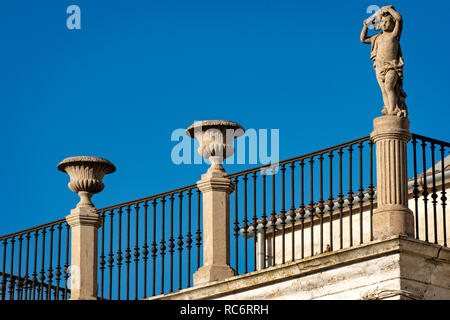 Italien Basilikata Venosa Piazza Umberto I, Palace Stockfoto