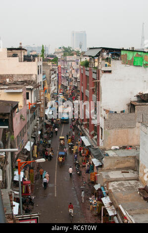 Delhi/Indien - Juli 2011: Blick in eine Straße in Delhi. Stockfoto