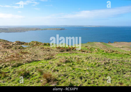 Idyllische Küstenlandschaft rund um Sky Road in Connemara, einer Region im Westen von Irland Stockfoto