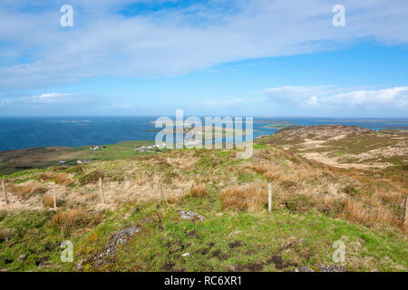 Idyllische Küstenlandschaft rund um Sky Road in Connemara, einer Region im Westen von Irland Stockfoto