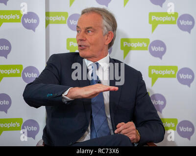 Der ehemalige Premierminister Tony Blair sprach über die Brexit Chaos und seine Ansichten über den besten Weg für das Vereinigte Königreich und Europa. Carlton House, London. Mit: Tony Blair Wo: London, Großbritannien Wann: 14 Dec 2018 Credit: Wheatley/WANN Stockfoto