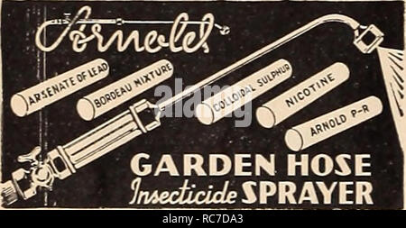 . Dreer's Garden buchen Sie für 1942. Samen Kataloge; Baumschulen Kataloge; Gartengeräte und Zubehör Kataloge; Blumen Samen Kataloge; Gemüse; Früchte Samen Samen Kataloge Kataloge. . Bitte beachten Sie, dass diese Bilder sind von der gescannten Seite Bilder, die digital für die Lesbarkeit verbessert haben mögen - Färbung und Aussehen dieser Abbildungen können nicht perfekt dem Original ähneln. extrahiert. Henry A. Dreer (Hart); Henry G. Gilbert Baumschule und Saatgut Handel Katalog Kollektion. Philadelphia, Pa: Henry A. Dreer Stockfoto