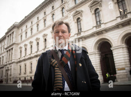 Richard Ratcliffe, der Ehemann von inhaftierten britischen Mutter Nazanin Zaghari-Ratcliffe außerhalb der Fco nach der Teilnahme an einem Treffen mit Außenminister Jeremy Hunt als seine Frau einen Hungerstreik begonnen hat. Stockfoto