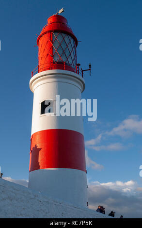 Souter Leuchtturm, befindet sich am Lizard Point am Marsden, war der weltweit erste elektrische Leuchtturm. Stockfoto