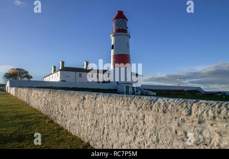 Souter Leuchtturm, befindet sich am Lizard Point am Marsden, war der weltweit erste elektrische Leuchtturm. Stockfoto