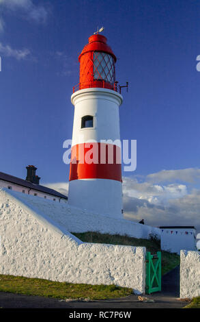 Souter Leuchtturm, befindet sich am Lizard Point am Marsden, war der weltweit erste elektrische Leuchtturm. Stockfoto