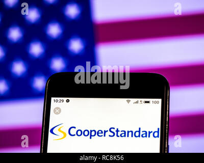 Cooper Standard Automotive Inc. Logo auf dem Smartphone angezeigt. Stockfoto