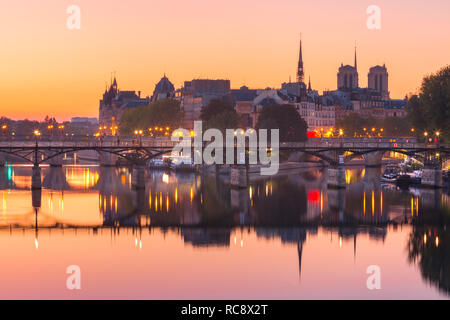Nacht Ile de la Cite in Paris, Frankreich Stockfoto