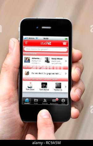 Iphone, Smartphone, App auf dem Bildschirm, Social Network, StudiVZ Stockfoto