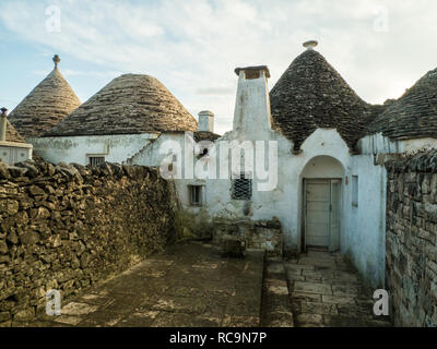 Die "Trulli" Häuser der Stadt Alberbello in der Region Apulien (Puglia in Italienisch), SE Italien. Stockfoto