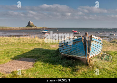 Die heilige Insel von Lindisfarne, auch einfach als Holy Island genannt, ist eine Insel vor der Nordostküste Englands, Northumberland. Stockfoto