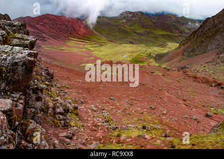 Trekking im wunderschönen Roten Tal, Cusco, Peru Stockfoto