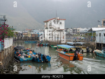 Nebligen Tag in das Fischerdorf Tai O auf Lantau Island Stockfoto