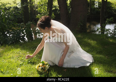 Junges Paar heiratet Stockfoto