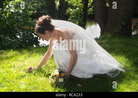 Junges Paar heiratet Stockfoto