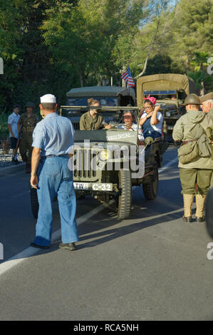 Willys MB und alliierten Soldaten während des 74. Jahrestages der Operation Dragoon, Provence, Côte d'Azur (15. - 26. August 1944) Stockfoto