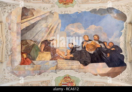 Prag, tschechische Republik - 12. Oktober 2018: Die barocke Symbolische ceilinig Fresko des hl. Augustinus die Füße Jesu gewaschen Stockfoto