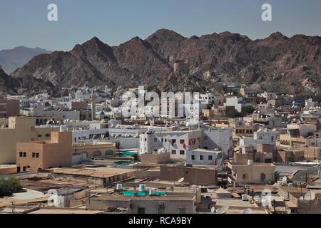 Skyline von Muttrah, Muscat, Oman, Arabische Halbinsel, dem Nahen Osten, Asien Stockfoto