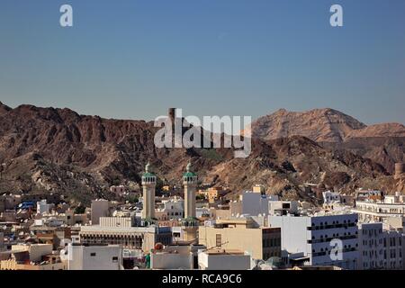 Skyline von Muttrah, Muscat, Oman, Arabische Halbinsel, dem Nahen Osten, Asien Stockfoto