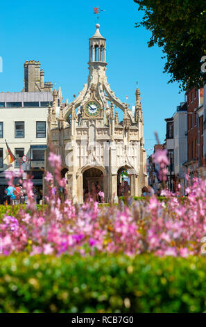 Market Cross, von der West Street gesehen, in der Mitte der Stadt von Chichester steht an der Kreuzung der vier Straßen. West Sussex, UK Stockfoto