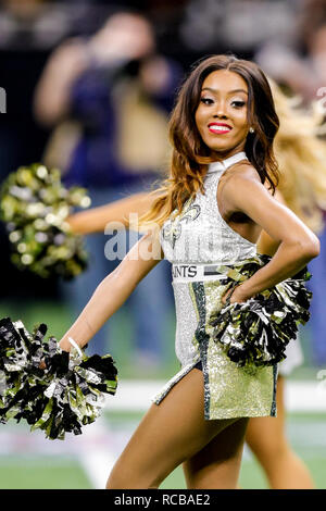 New Orleans, LA, USA. 13 Jan, 2019. New Orleans Saints Saintsations die Fans gegen Philadelphia Eagles im Mercedes-Benz Superdome in New Orleans, LA unterhalten. Stephen Lew/CSM/Alamy leben Nachrichten Stockfoto