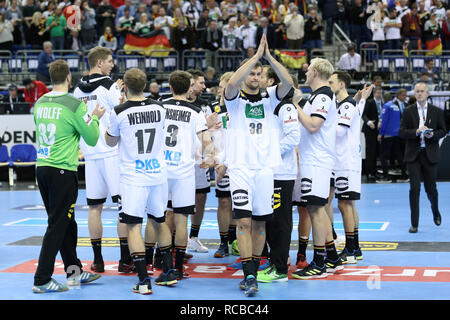 Berlin, Deutschland. 14 Jan, 2019. Handball IHF Men's World Championship: Russland/Deutschland. Team Deutschland Wellen auf seiner Anhänger Kredit: Mickael Chavet/Alamy leben Nachrichten Stockfoto